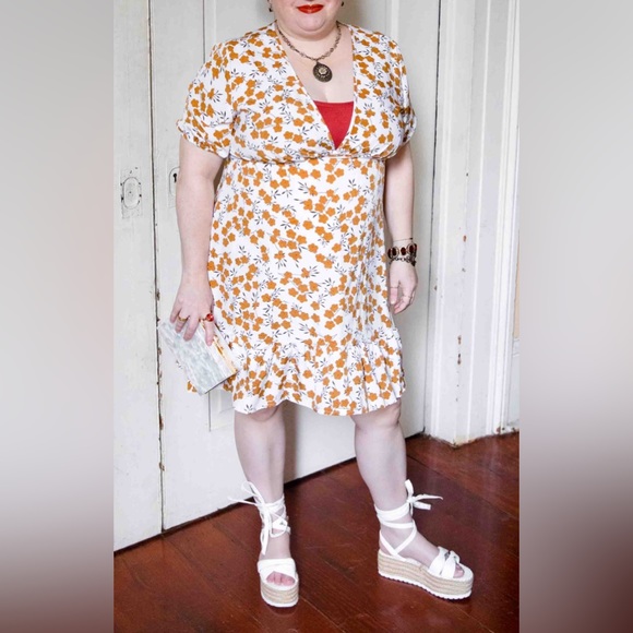 *3 for $20* SHEIN dress, floral print, v-neck, ruffled hem, size 0XL. - Picture 9 of 9